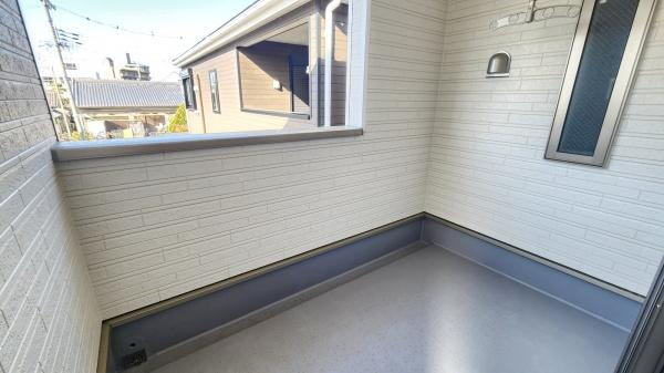【バルコニー】