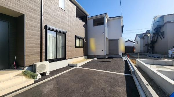 【前面道路含む現地写真】