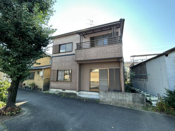 仲介手数料半額）一宮市中島通５丁目の中古住宅|【リフォーム済】外観　除草し… 