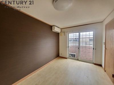 独立キッチンなので広々と使用可能な洋室