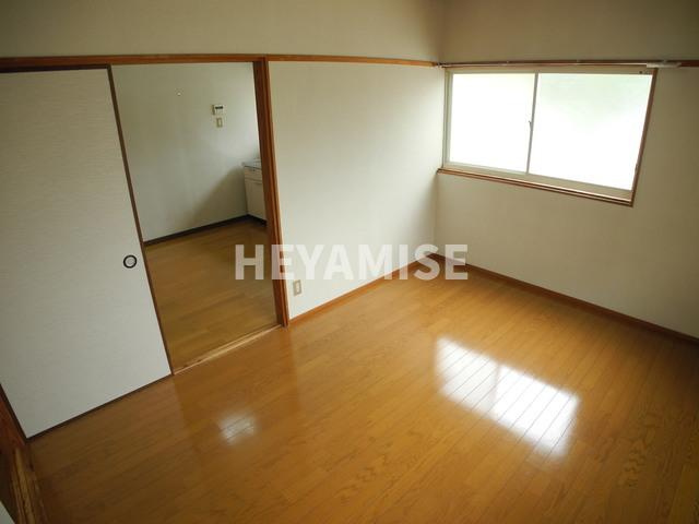 ベルハウス若葉の居間・リビング|※室内画像は別号室のもの