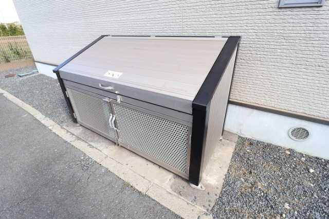 ラルジュ　Ｄのその他共用部分|ゴミストッカー