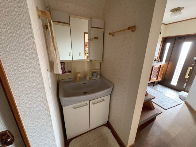 中古戸建　大垣市青木町　昭和47年築の独立洗面台