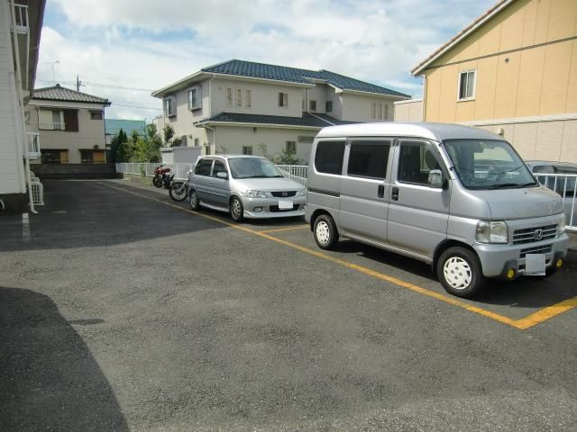 メゾンスヌーピーの駐車場