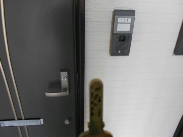 セレーノ壱番館の玄関