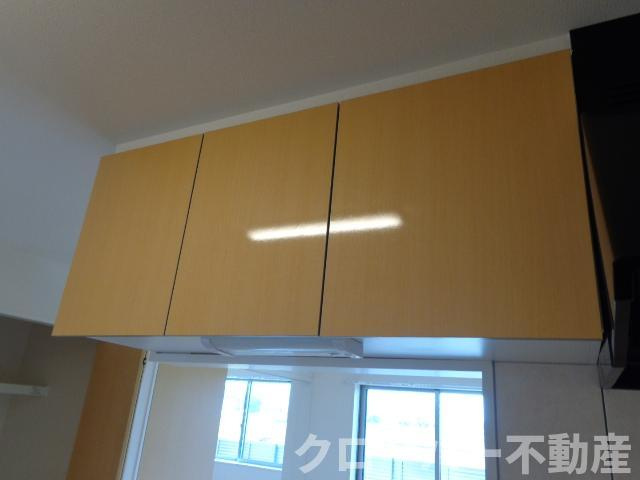 ブルーコスモのキッチン|キッチン吊収納