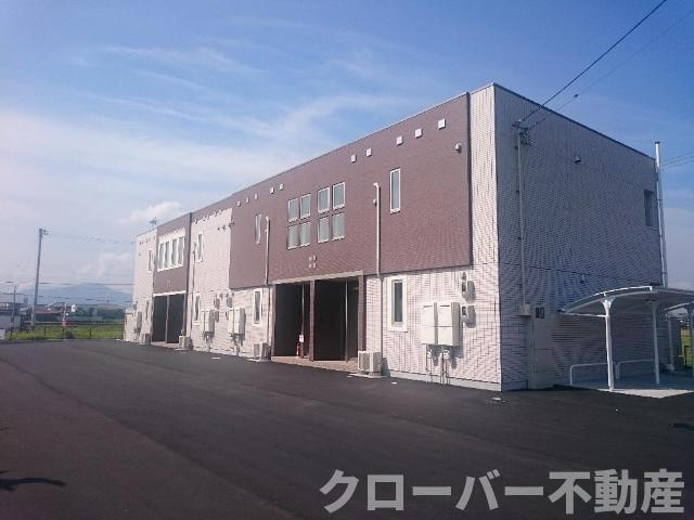 ブルーコスモの駐車場