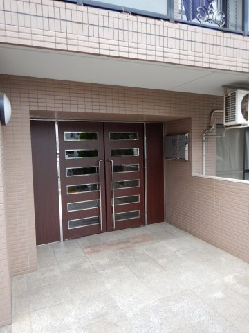 マイキャッスル東長崎のエントランス