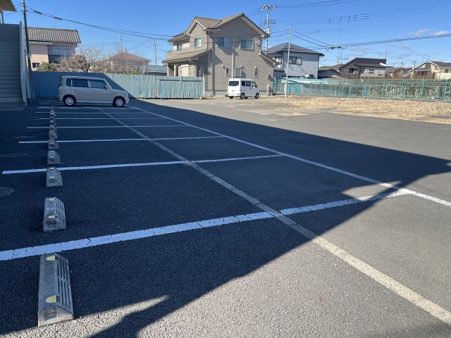 本郷ハイツの駐車場