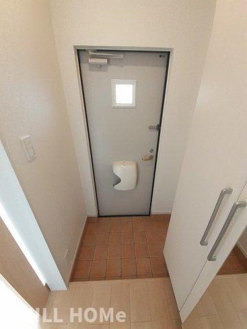 フィオーレ　プリート　Ⅱの玄関|当社、チルホームのHPもご覧ください(^^)/物件情報多数♪