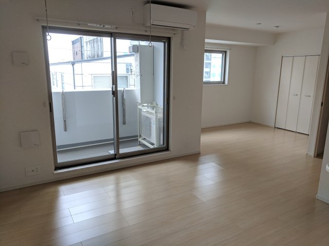 東京tebikiの居間・リビング