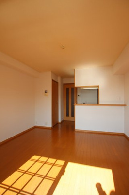 【居間・リビング】 | イノセントコートB棟