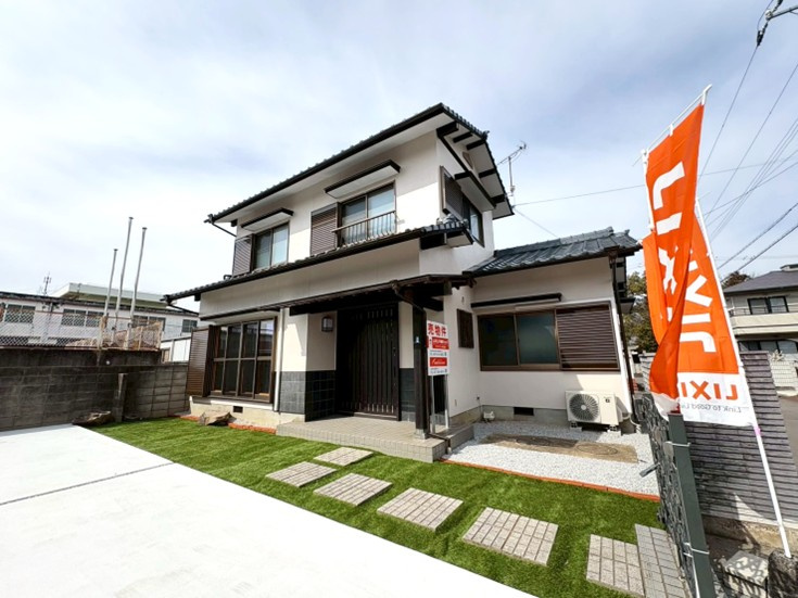 神前リノベーション戸建の外観|南側駐車2台可能