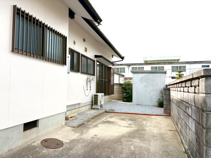 神前リノベーション戸建の玄関|ゆったりとした玄関です