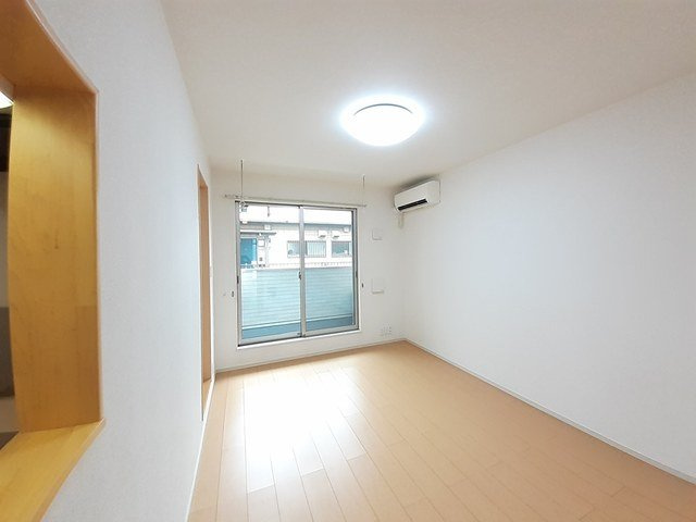 プルメリアＢの居間・リビング