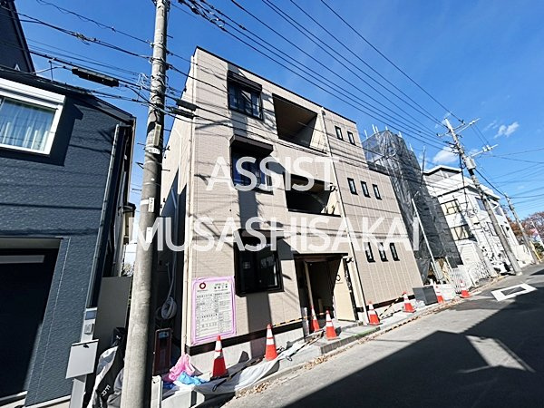 D-comodo関前の外観