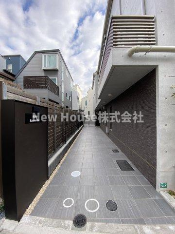 Aglaia要町のエントランス