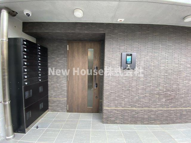 Aglaia要町のエントランス