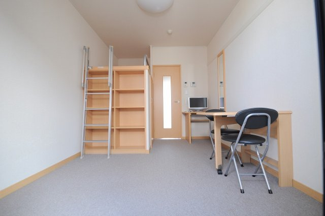 レオパレスＡｒｃａｄｉａ　Ａの居間・リビング|2F 3F 4F