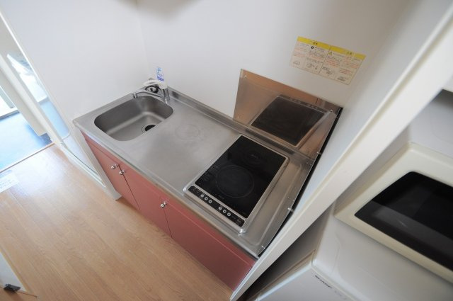 レオパレスＡｒｃａｄｉａ　Ａのキッチン|お料理しやすいキッチンです