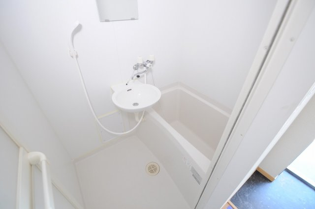 レオパレスＡｒｃａｄｉａ　Ａの浴室|お風呂です