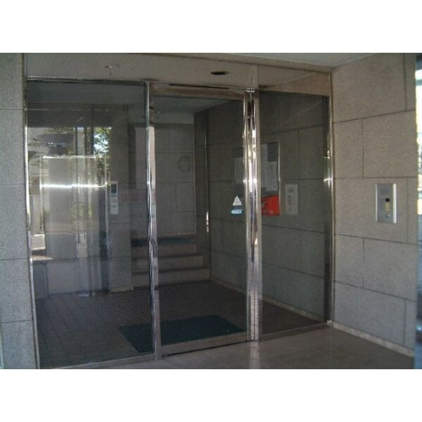 福岡市博多区豊１丁目の賃貸マンションのエントランス