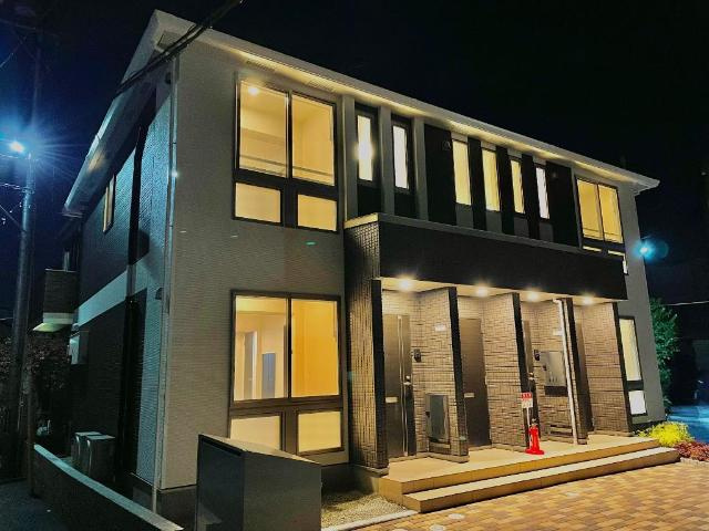 Hill Villageの外観|外観写真（夜）