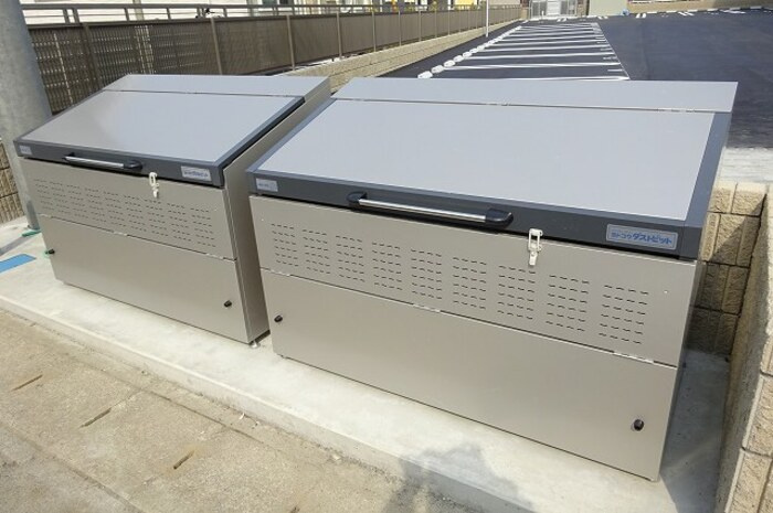 ラ・ドルチェヴィータ　Ｂのその他共用部分|ゴミストッカー