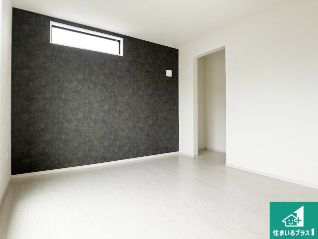 姫路市飾磨区英賀　第2期　新築一戸建ての洋室|シンプルな洋室は、自分好みのインテリアが楽しめます♪ご家族とインテリアや家具を選びに行くのは新築購入時の醍醐味の一つです。ぜひお楽しみください♪