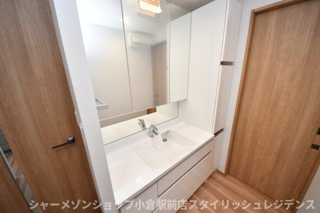 ライブスクエア小倉駅オーシャンテラス508号の洗面所