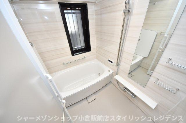 ライブスクエア小倉駅オーシャンテラス508号の浴室