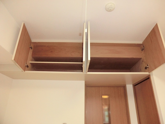 エステムコート神戸元町通|上部棚