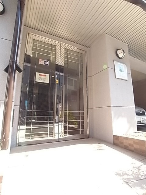 エステムコート神戸元町通のエントランス