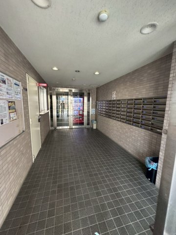 フロール須磨のエントランス|建物の内部です