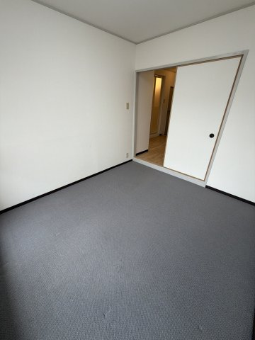 ドムール板宿の寝室