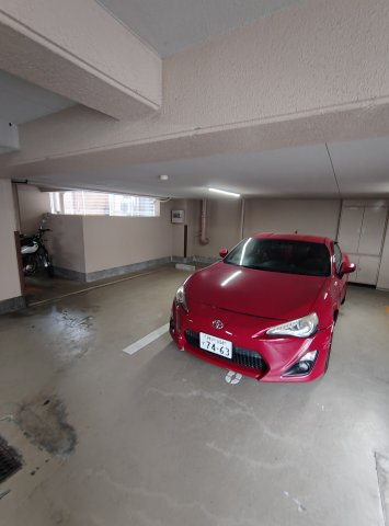 中山手ミオ壱番館の駐車場