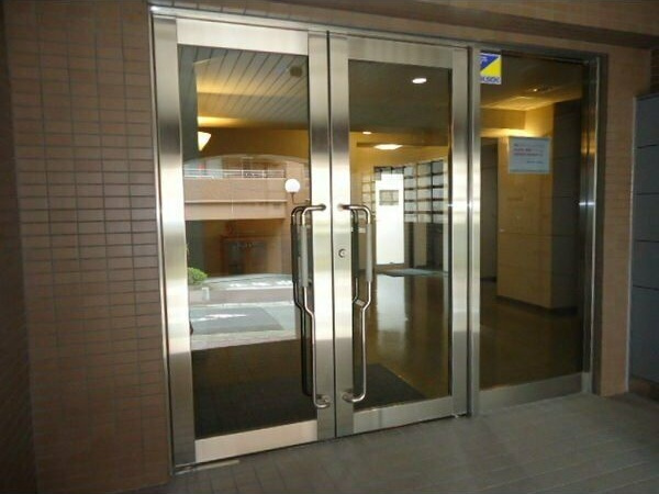 中山手ミオ壱番館のエントランス