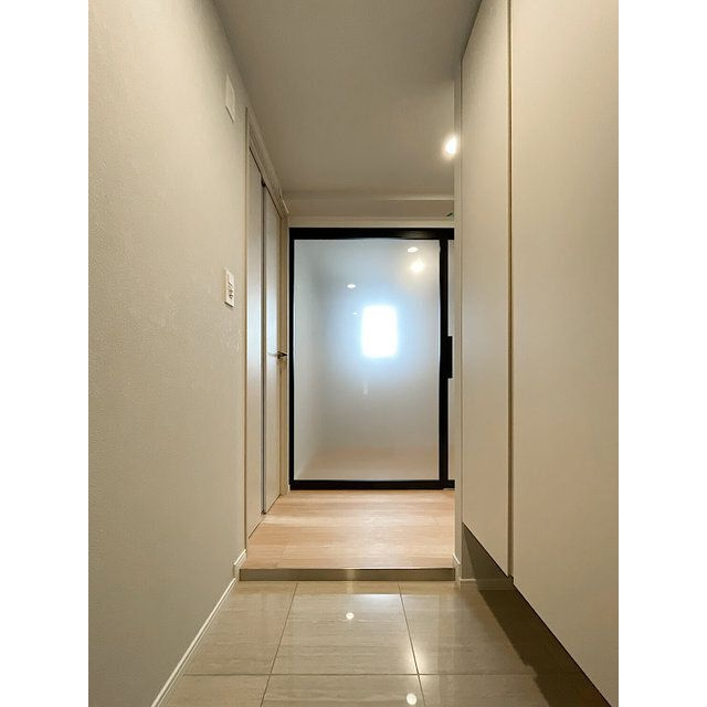 ＡＩＦＬＡＴ代々木上原の玄関|■モニタ付インターホン■ディンプルキー■2重鍵■ダウンライト