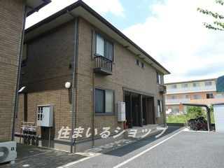 広島市安佐北区亀山１丁目のアパートの外観