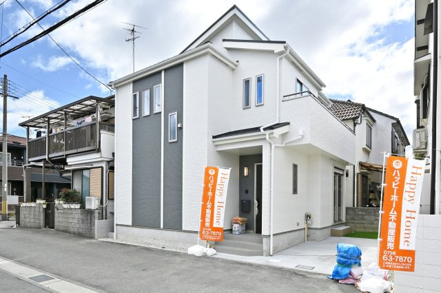 ハートフルタウン東野4丁目新築一戸建て│3LDK+駐車駐輪の外観|阪急「伊丹」駅バス16分「東野」停歩3分、限定1邸の新築戸建が新規分譲開始致しました。同社施工のご案内が即日可能です。皆様からのご連絡を心よりお待ちしております。