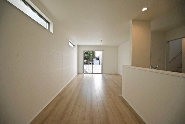 ハートフルタウン東野4丁目新築一戸建て│3LDK+駐車駐輪の前面道路含む現地写真|前面道路幅は北側に約4ｍ幅です。