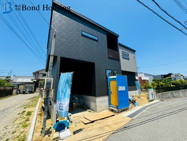 「南西角地」「2台駐車可」伊川谷町有瀬 限定1棟の前面道路含む現地写真