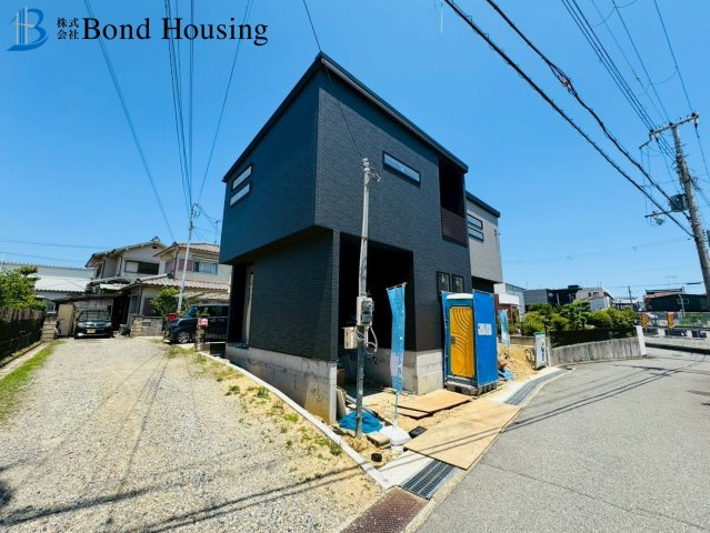 「南西角地」「2台駐車可」伊川谷町有瀬 限定1棟の前面道路含む現地写真