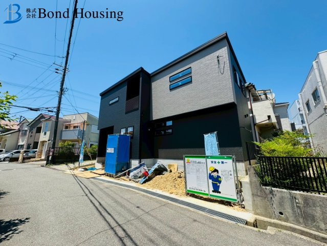 「南西角地」「2台駐車可」伊川谷町有瀬 限定1棟の前面道路含む現地写真