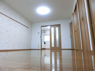 【居間・リビング】 | カレント | ※同タイプの別の部屋の写真です。