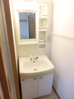 【独立洗面台】 | カレント | ※同タイプの別の部屋の写真です。