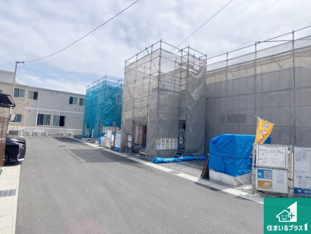 揖保郡太子町立岡　新築一戸建ての前面道路含む現地写真|周辺は落ち着いた街並みの住宅地！子育てがしやすい住環境です！まだ未完成ですが、現地でしかわからない事もございます。是非一度ご覧ください。