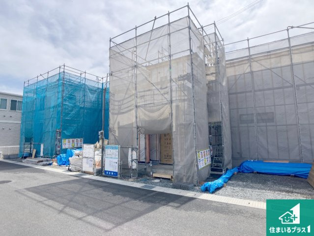 揖保郡太子町立岡　新築一戸建ての外観|周辺は落ち着いた街並みの住宅地！子育てがしやすい住環境です！まだ未完成ですが、現地でしかわからない事もございます。是非一度ご覧ください。