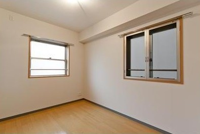 ドゥメゾン戸田の居間・リビング