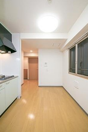 ドゥメゾン戸田の居間・リビング